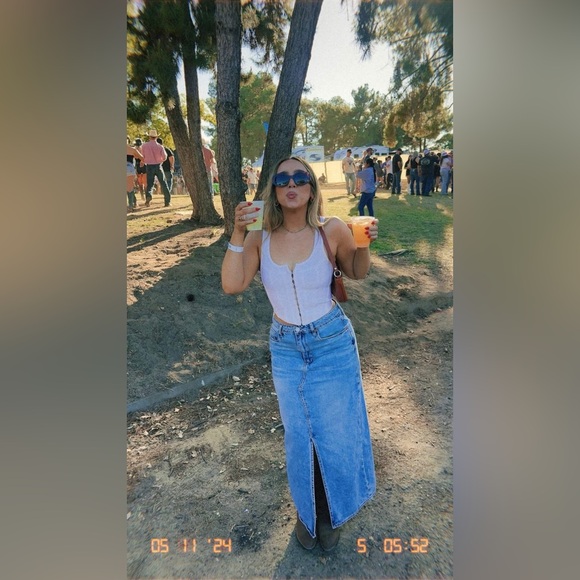 Denim Clear out! Make an offer! 💕 - Picture 14 of 14